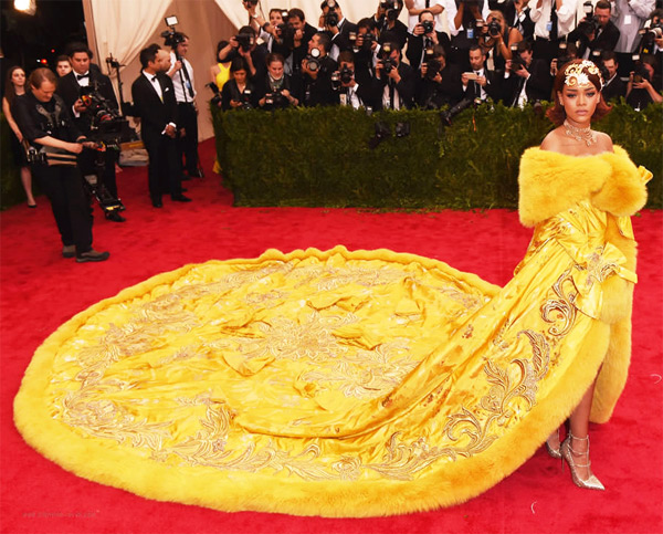 Rihanna at Met Gala stole all the limelight 