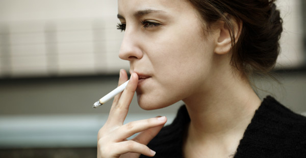 woman-smoking