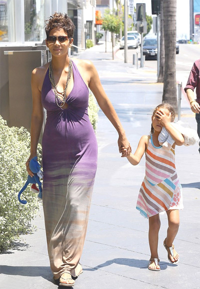 Halle Berry - Top Seven pregnant celebrities and their present life style