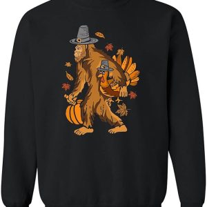 shop4ever Bigfoot Pilgrim Turkey Pumpkin Thanksgiving Sasquatch Crewneck Sweatshirts