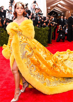 ﻿Rihanna at Met Gala stole all the limelight - Women Fitness