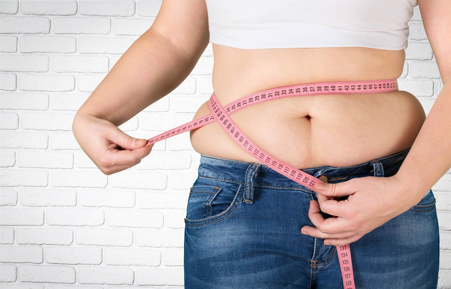 Без лишнего веса. Лишний вес у женщин. Толстая талия. Похудение живота. Избыточный вес.