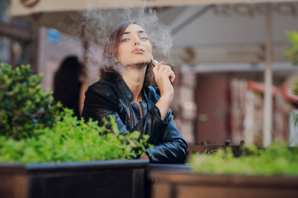 How Smoking Affects Physically Active Women and If They Can Benefit ...